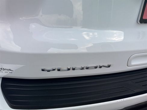 Used 2021 GMC Yukon AT4 w/ Technology Package image 31