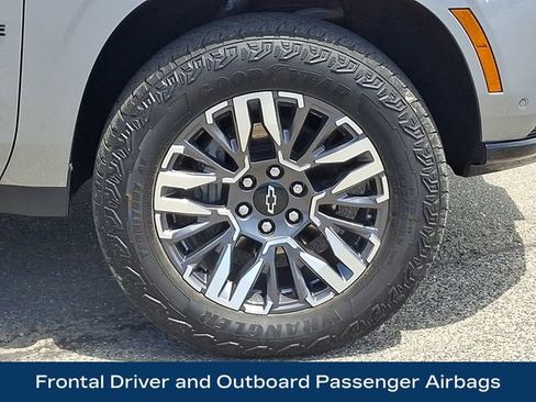 Used 2025 Chevrolet Tahoe Z71 AWD/4WD image 28