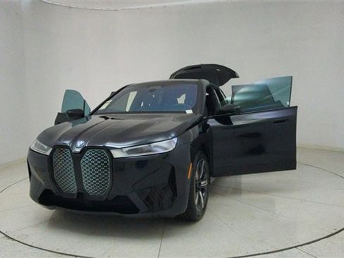 Used 2024 BMW iX xDrive50 w/ Sport Package image 71