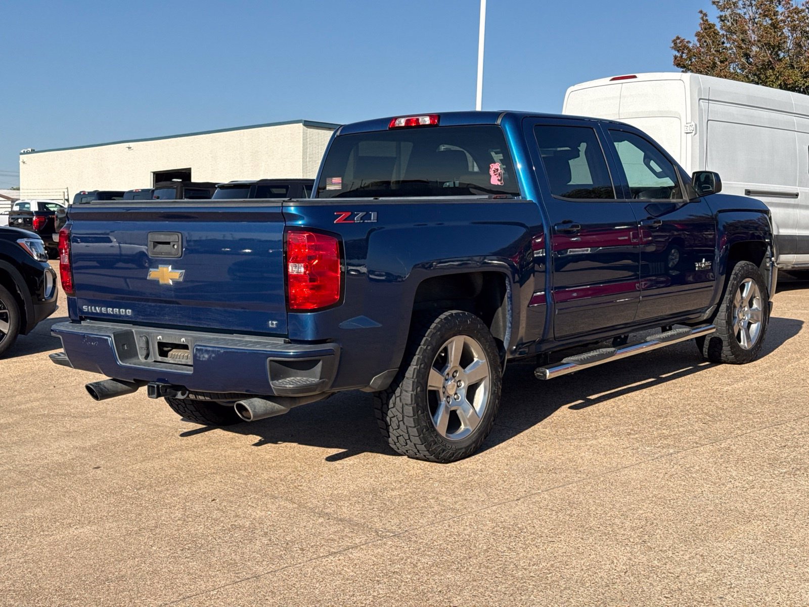Used 2018 Chevrolet Silverado 1500 LT w/ Texas Edition AWD/4WD image 7