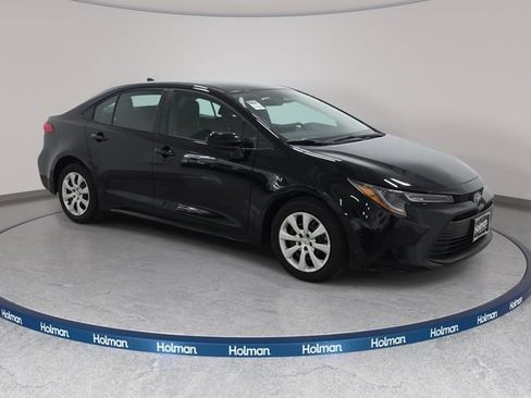 Certified 2025 Toyota Corolla LE FWD image 3