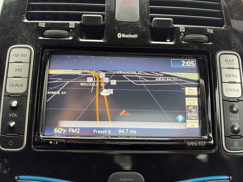 Used 2015 Nissan Leaf SV image 19