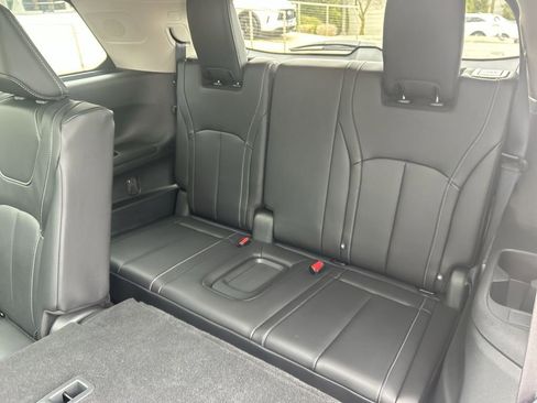 Certified 2025 INFINITI QX60 Luxe image 24