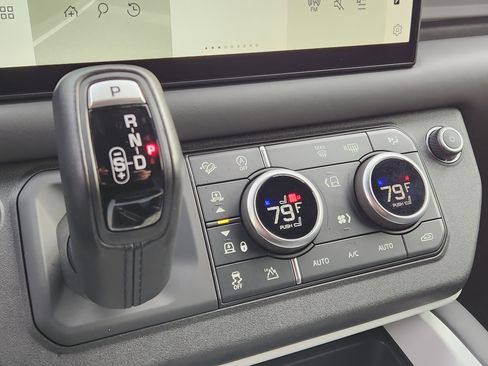 Certified 2025 Land Rover Defender 110 X-Dynamic SE image 20