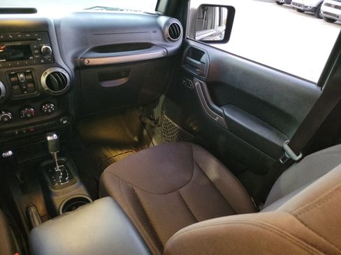 Used 2017 Jeep Wrangler Unlimited Sport w/ Quick Order Package 24S image 17