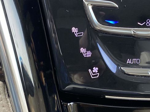 Used 2019 Cadillac Escalade Premium Luxury image 20