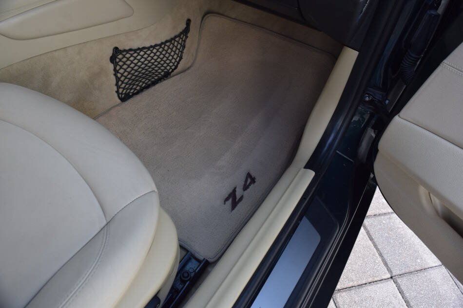 Used 2008 BMW Z4 3.0si RWD image 53