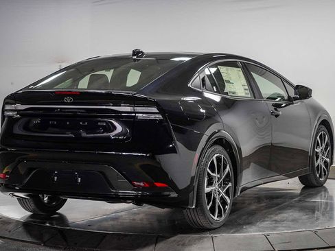 New 2026 Toyota Prius Plug-In Hybrid image 4