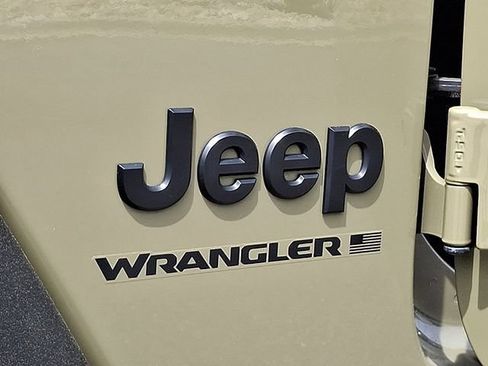 Used 2025 Jeep Wrangler Sport AWD/4WD image 30