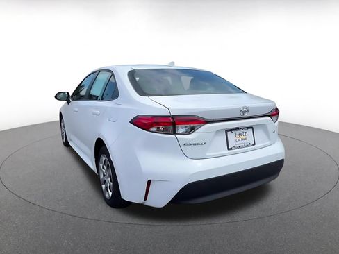 Used 2025 Toyota Corolla LE FWD image 9