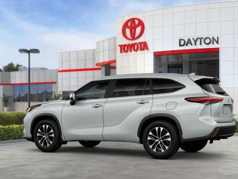 New 2025 Toyota Highlander XLE image 6