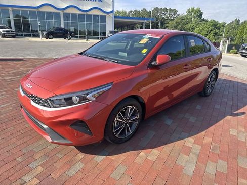 Used 2024 Kia Forte LXS FWD image 4
