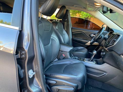 Used 2018 Jeep Cherokee Limited FWD image 56