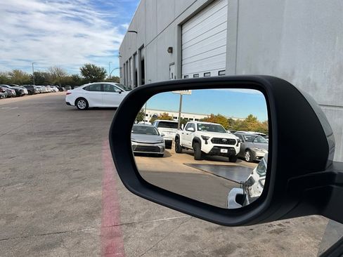 Used 2025 Chevrolet Equinox LT image 18