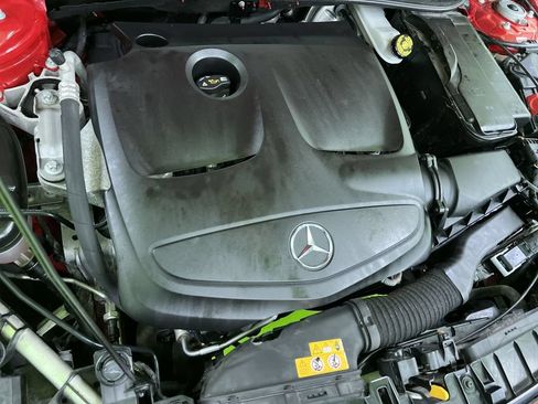 Used 2019 Mercedes-Benz GLA 250 w/ Premium Package image 29