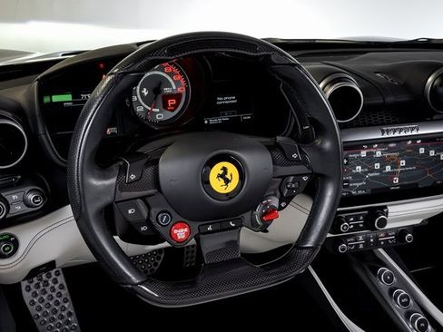 Certified 2019 Ferrari Portofino image 34