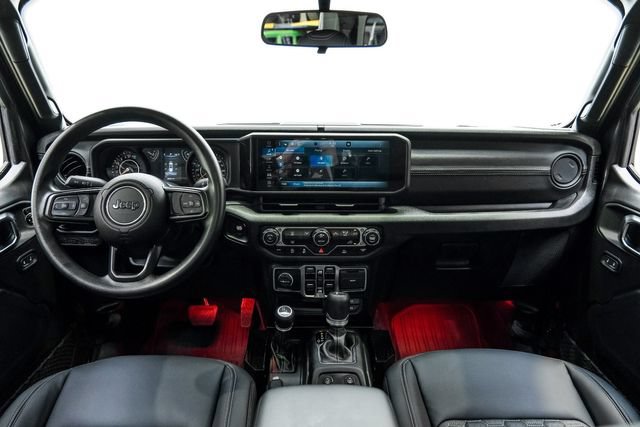 Used 2025 Jeep Gladiator Sport AWD/4WD image 15