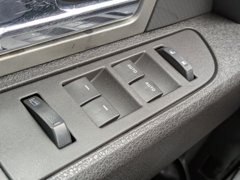 Used 2011 Ford F150 Raptor w/ Raptor Luxury Pkg image 20