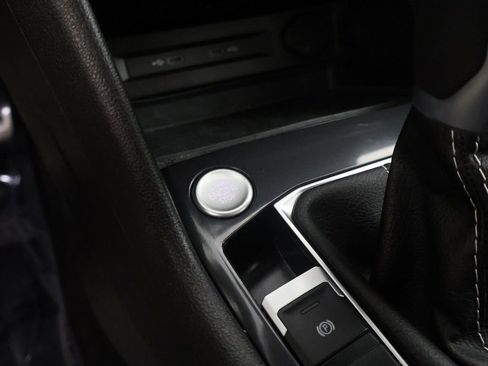 Used 2024 Volkswagen Tiguan SE R-Line image 53