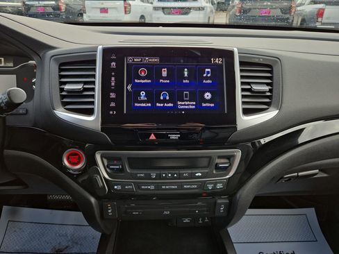 Used 2018 Honda Pilot Touring image 24
