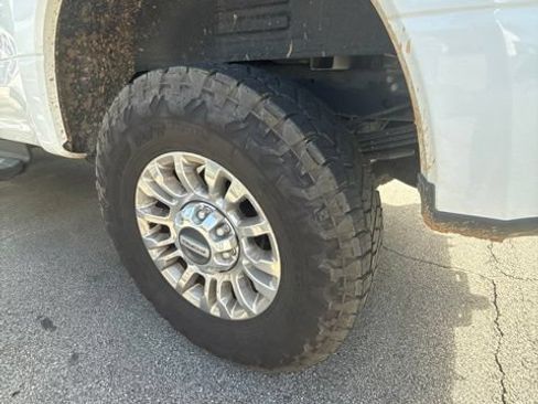 Used 2021 Ford F350 XLT w/ XLT Premium Package AWD/4WD image 6