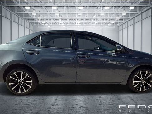 Used 2017 Toyota Corolla SE FWD image 6