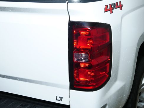 Used 2018 Chevrolet Silverado 1500 LT w/ All Star Edition AWD/4WD image 17