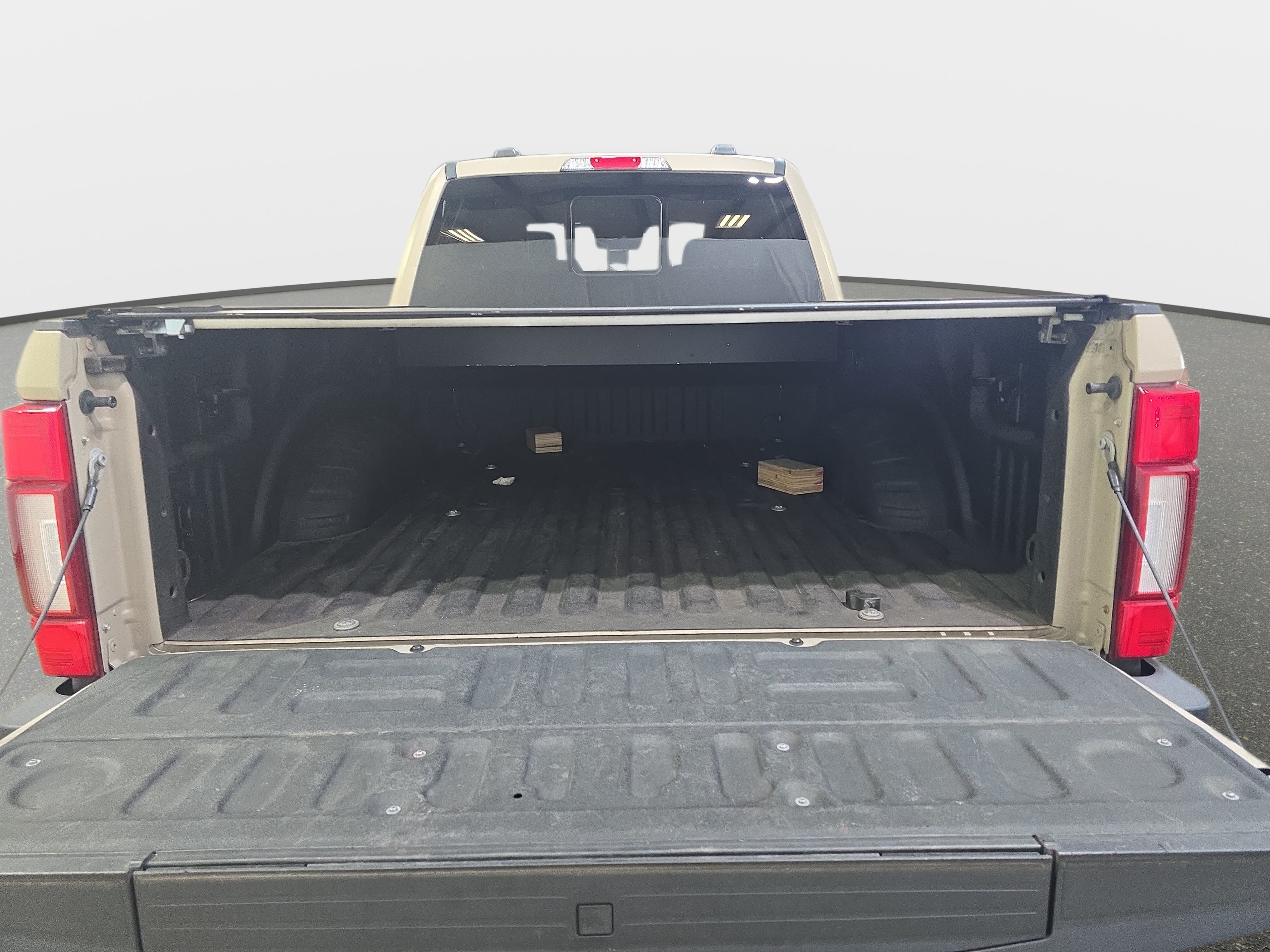 Used 2022 Ford F250 Lariat w/ Black Appearance Package AWD/4WD image 28