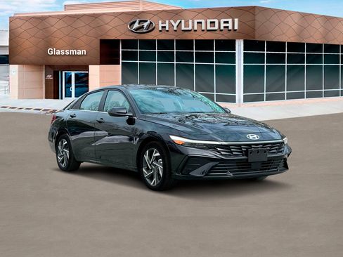 New 2025 Hyundai Elantra Limited image 11