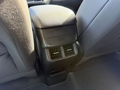 Used 2025 Chevrolet Equinox LT image 24