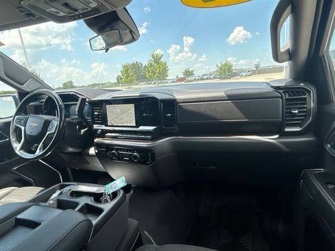 Used 2022 Chevrolet Silverado 1500 LT w/ Convenience Package II AWD/4WD image 32