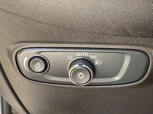Used 2024 Chevrolet Equinox LT FWD image 18