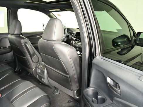 Certified 2023 Honda Passport TrailSport image 46