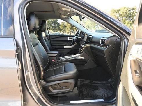 Used 2021 Ford Explorer Limited w/ Equipment Group 301A image 28