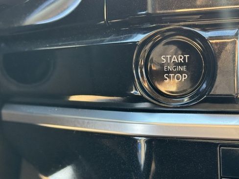 Used 2025 Nissan Pathfinder Platinum w/ Cargo Package image 21