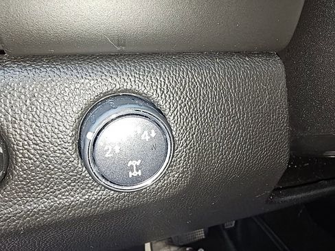 Used 2017 GMC Canyon SLE w/ All Terrain Package image 23