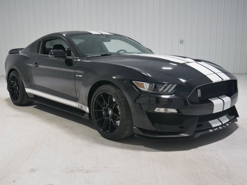 Certified 2020 Ford Mustang Shelby GT350 w/ Technology Package image 3