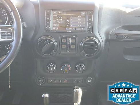 Used 2017 Jeep Wrangler Unlimited Sahara image 29