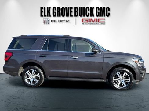 Used 2024 Ford Expedition Limited AWD/4WD image 3