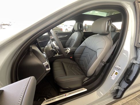 New 2026 BMW 740i w/ Executive Package RWD image 10