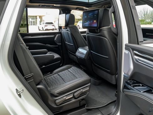 Used 2025 Cadillac Escalade V w/ LPO, Floor Liner Package image 88
