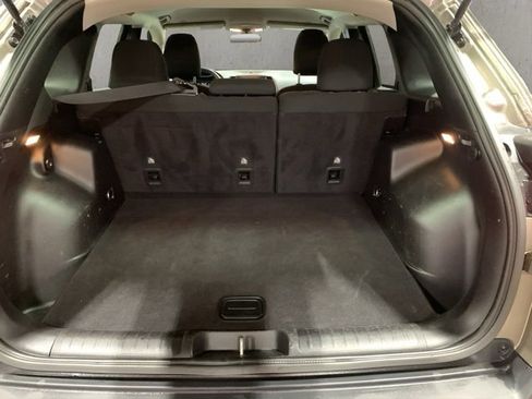 Used 2019 Jeep Cherokee Latitude w/ Popular Appearance Group image 24