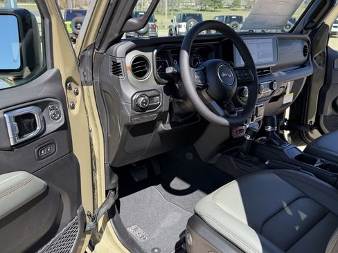 New 2026 Jeep Gladiator Mojave AWD/4WD image 14