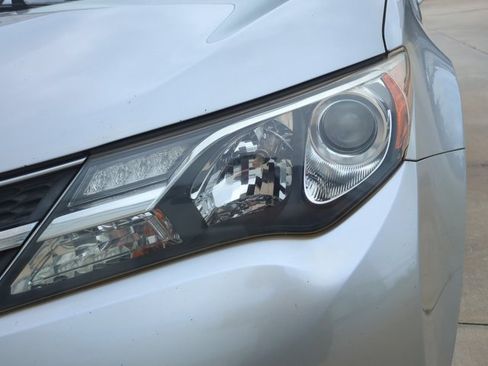 Used 2015 Toyota RAV4 Limited w/ Outdoor Package FWD image 9