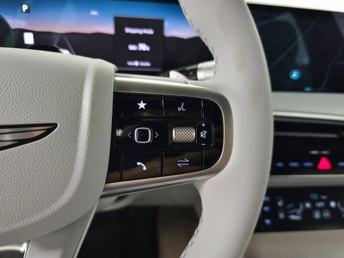 Used 2026 Genesis GV70 2.5T Advanced image 15