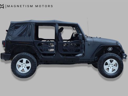 Used 2017 Jeep Wrangler Unlimited Sport w/ Quick Order Package 23S AWD/4WD image 2