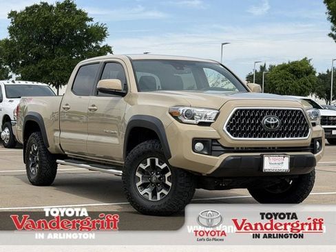 Used 2019 Toyota Tacoma TRD Off-Road w/ Technology Package AWD/4WD image 1