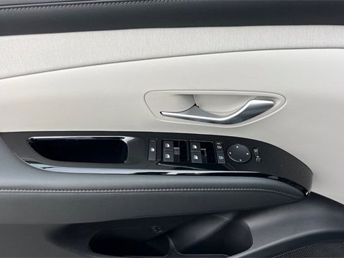 New 2025 Hyundai Tucson Limited image 11