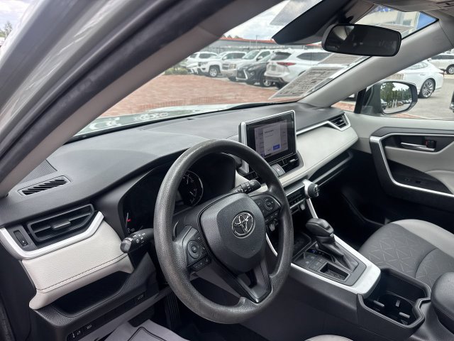 Used 2023 Toyota RAV4 XLE w/ Convenience Package FWD image 14