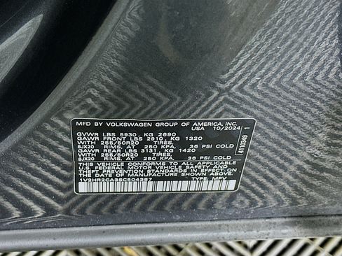 Used 2025 Volkswagen Atlas SE AWD/4WD image 12
